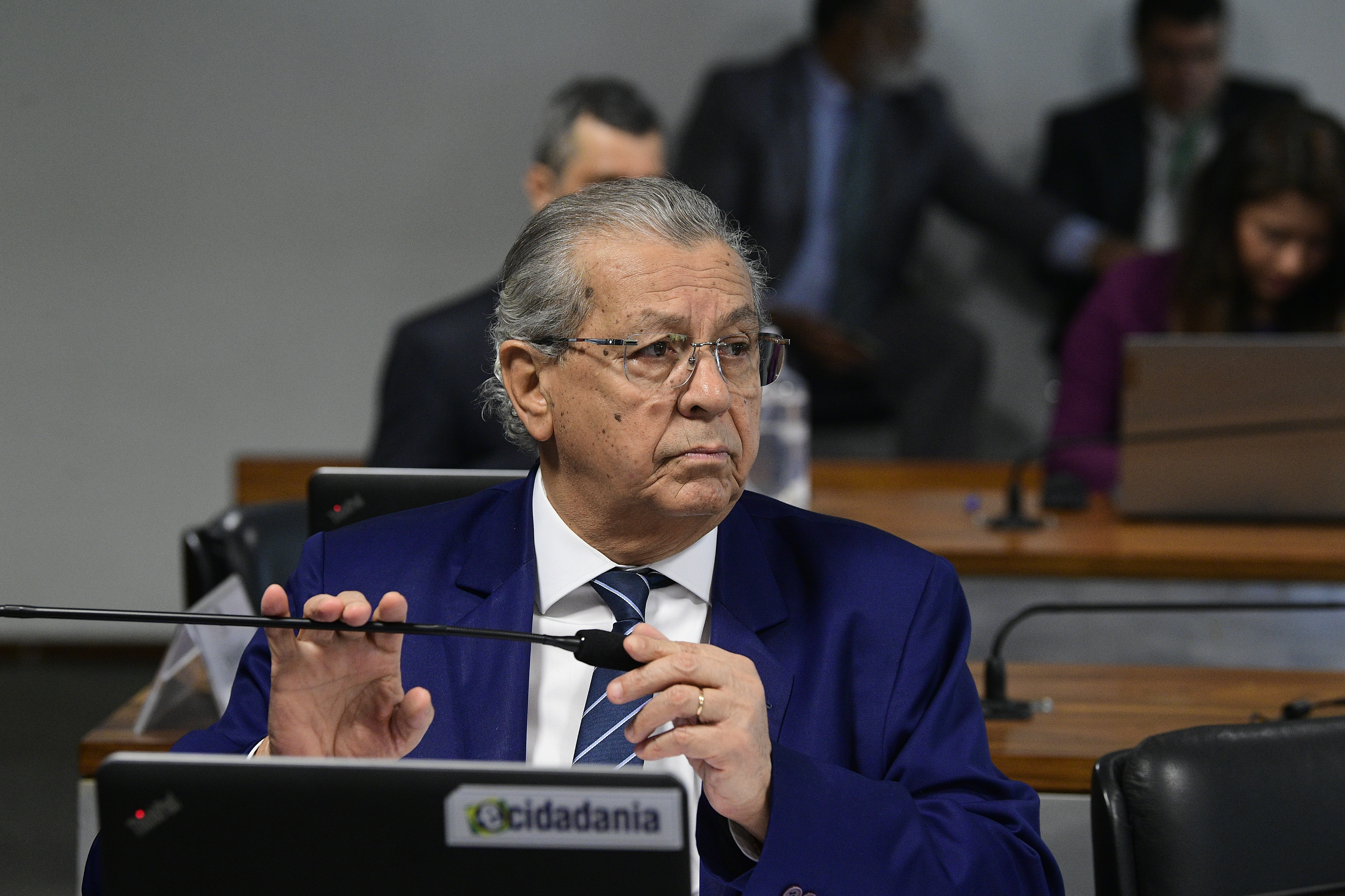 Em pronunciamento, à bancada, senador Jayme Campos (União-MT).
