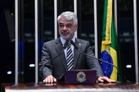 Humberto Costa informa que não há risco de apagão no país