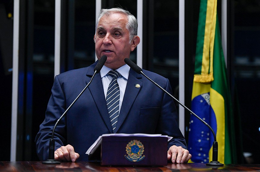 Em discurso, à tribuna, senador Izalci Lucas (PSDB-DF).