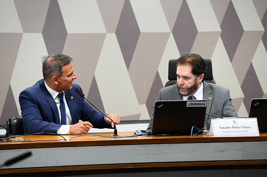Mesa: 
relator da CPIONGS, senador Marcio Bittar (União-AC); 
presidente da CPIONGS, senador Plínio Valério (PSDB-AM).