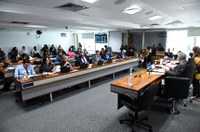 Rejeitada sugestão para banir condenados da política