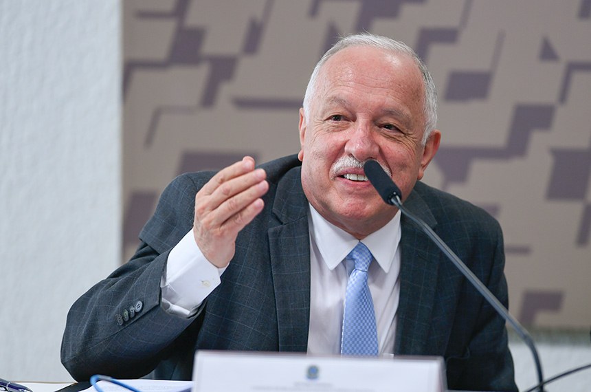 À mesa, em pronunciamento, indicado para exercer o cargo de embaixador do Brasil na República das Filipinas e, cumulativamente, na República de Palau, nos Estados Federados da Micronésia e na República das Ilhas Marshall, Gilberto Fonseca Guimarães de Moura (MSF 51/2023).