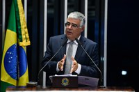 Girão critica decisão do STF sobre escritórios de advocacia de familiares de juízes