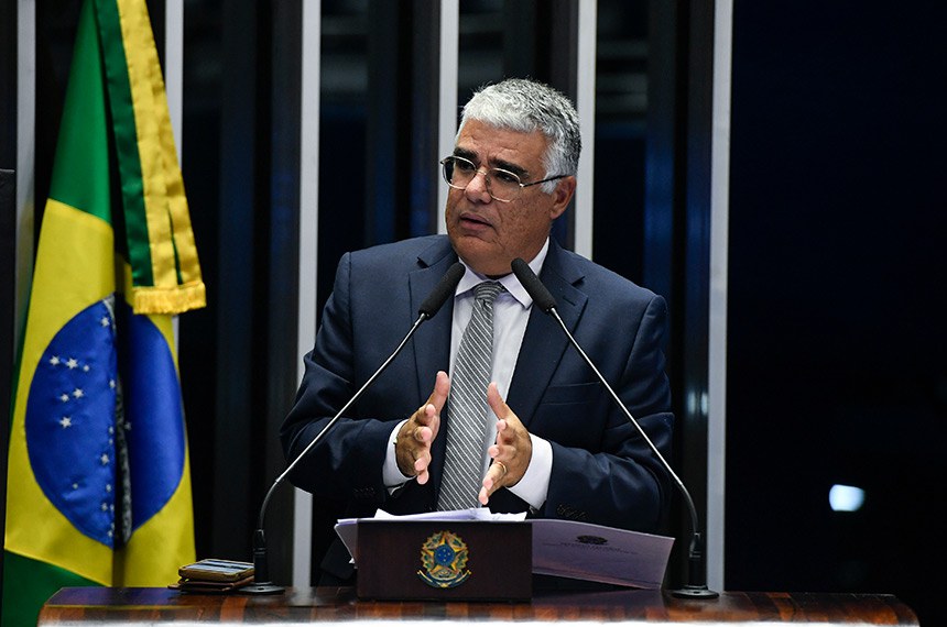 Em discurso, à tribuna, senador Eduardo Girão (Novo-CE).