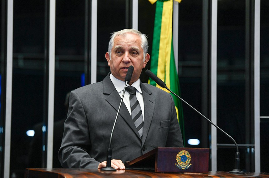 Em discurso, à tribuna, senador Izalci Lucas (PSDB-DF). 