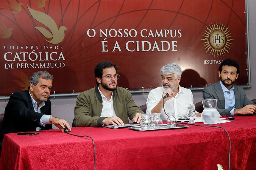 Participam:
superintendente da Companhia Brasileira de Trens Urbanos em Recife, Dorival Martins;
deputado Túlio Gadêlha (Rede-PE);
presidente da CAS, senador Humberto Costa (PT-PE);
superintendente da Companhia Brasileira de Trens Urbanos em Recife - CBTU, Matheus Freitas;
chefe do Departamento de Estruturação de Projetos do BNDES, Arian Bechara Ferreira.