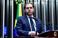 Plínio Valério questiona se vale a pena preservar integralmente a Amazônia