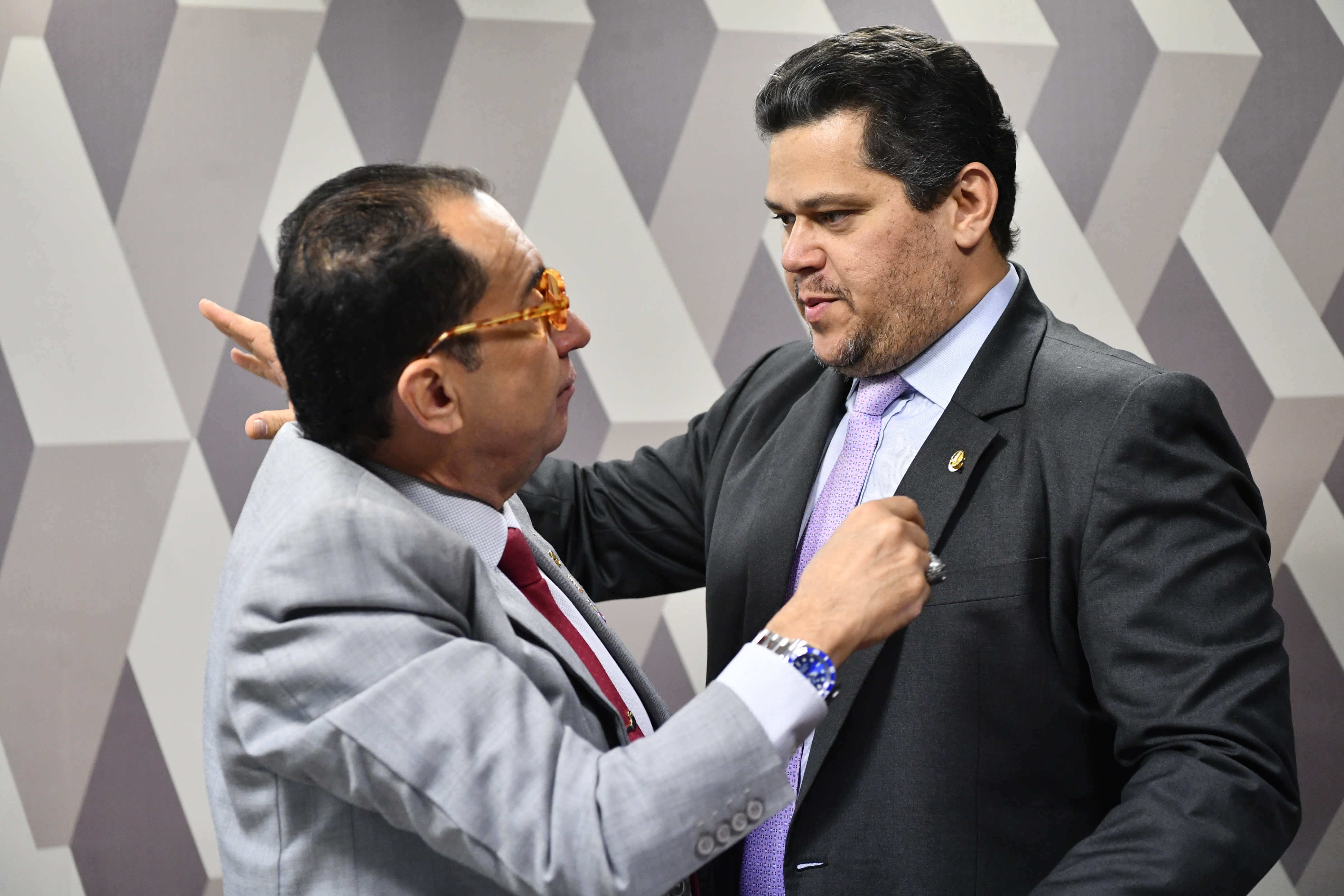Participam:
senador Jorge Kajuru (PSB-GO);
presidente da CCJ, senador Davi Alcolumbre (União-AP).