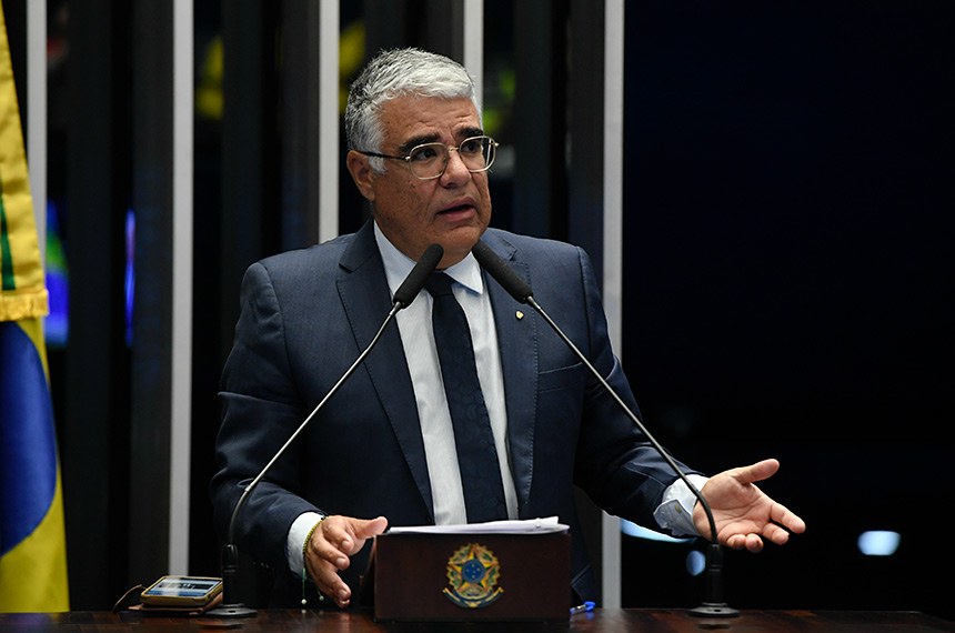 Em discurso, à tribuna, senador Eduardo Girão (Novo-CE).