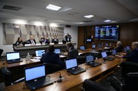 Reforma Tributária: representantes da indústria pedem limite para isenções