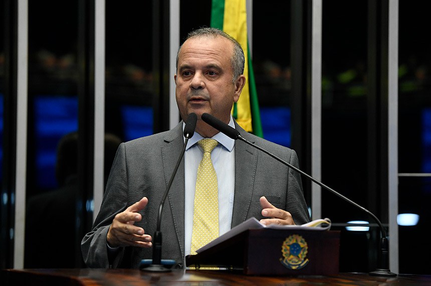 Em discurso, à tribuna,  senador Rogerio Marinho (PL-RN).