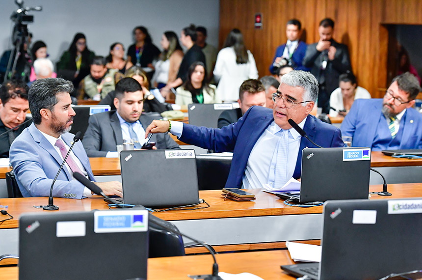 Os senadores Eduardo Girão, Izalci Lucas e Marcos do Val assinaram requerimentos pela oitiva de coronel da PM - Foto: Waldemir Barreto/Agência Senado