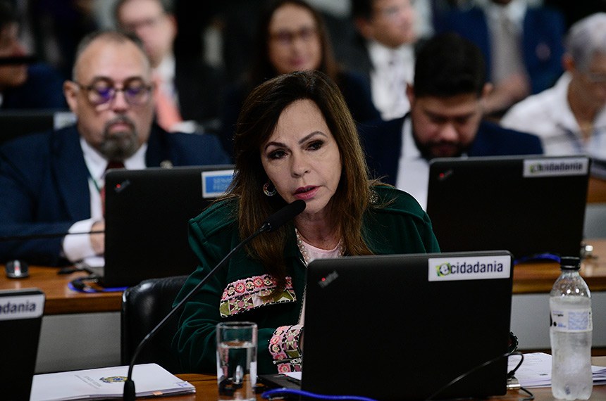 Em pronunciamento, à bancada, senadora Professora Dorinha Seabra (União-TO).