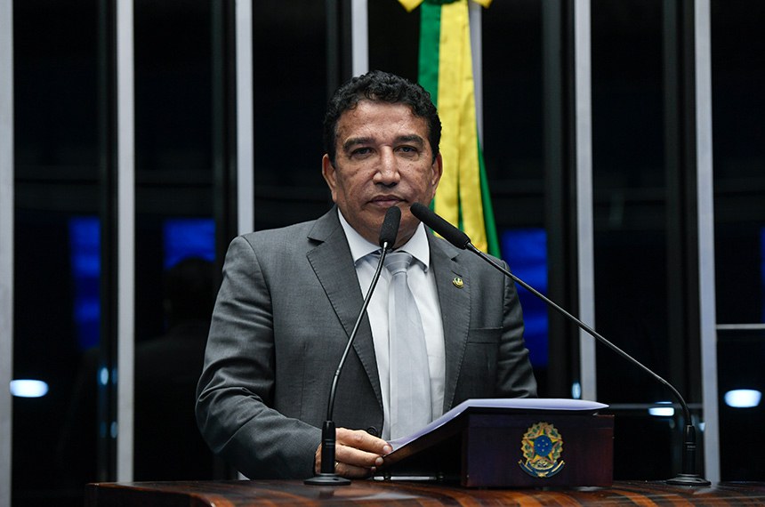 Em discurso, à tribuna, senador Magno Malta (PL-ES).