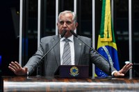 Prazos de medidas provisórias têm que ser cumpridos, afirma Izalci