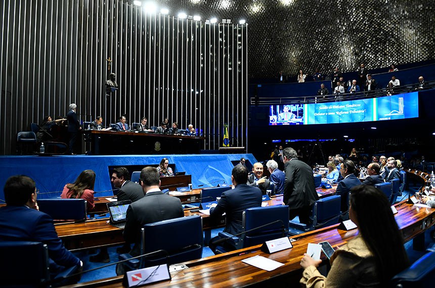 Mesa: 
primeiro signatário do requerimento desta sessão, senador Jorge Kajuru (PSB-GO); 
relator da PEC 45/2019, senador Eduardo Braga (MDB-AM); 
presidente do Senado Federal, senador Rodrigo Pacheco (PSD-MG); 
secretário-geral da Mesa do Senado Federal, Gustavo A. Sabóia Vieira; 
vice-presidente do Senado Federal, senador Veneziano Vital do Rêgo (MDB-PB);
líder do governo no Senado Federal, senador Jaques Wagner (PT-BA).