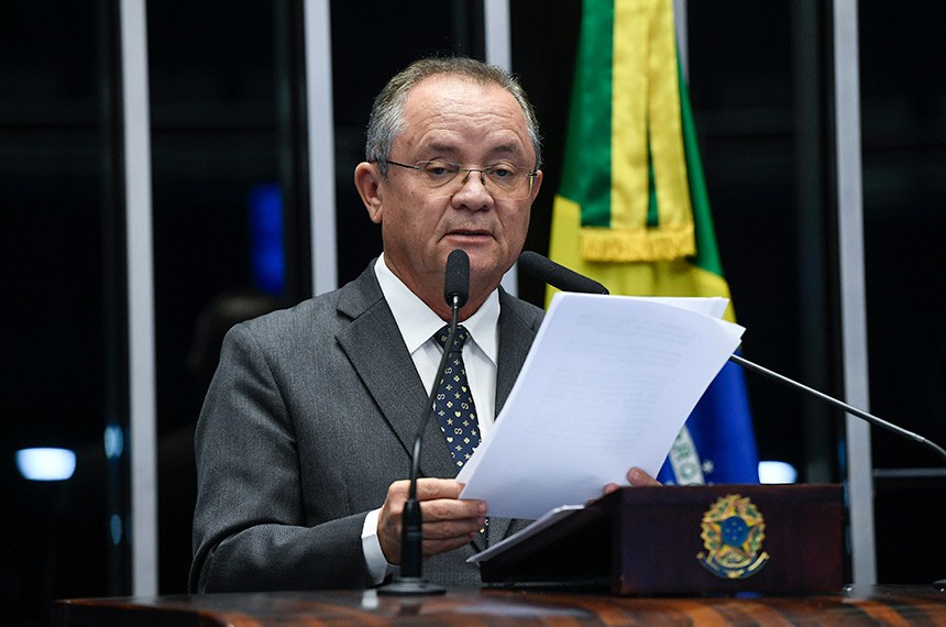 À tribuna, em discurso, senador Zequinha Marinho (Podemos-PA). 
