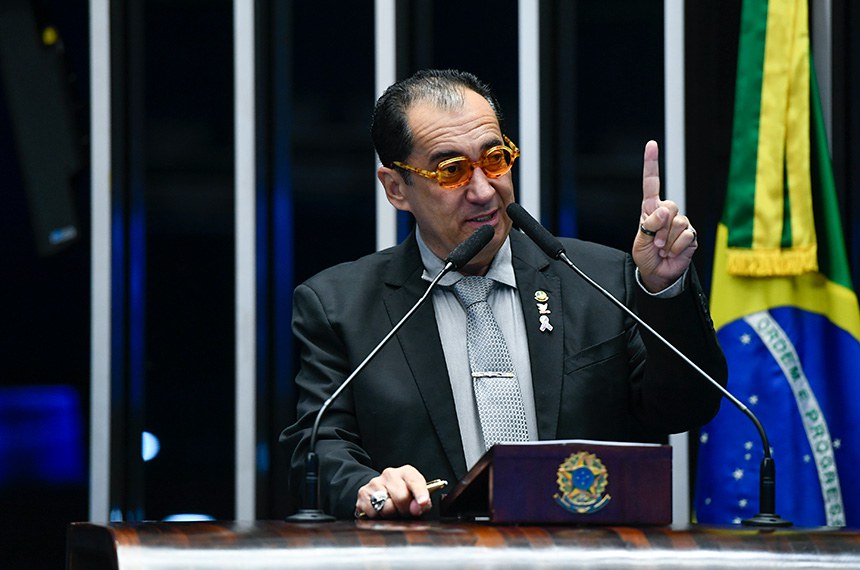 À tribuna, em discurso, senador Jorge Kajuru (PSB-GO). 