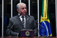 Izalci aponta omissão federal nos atos de 8/1 e cobra informações