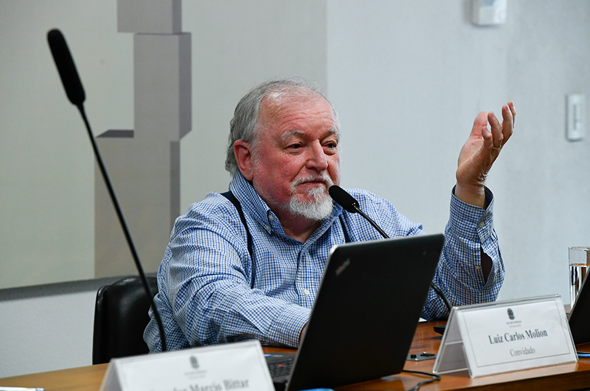 Professor Luiz Carlos Molion durante a audiência na CPI - Foto: Roque de Sá/Agência Senado
