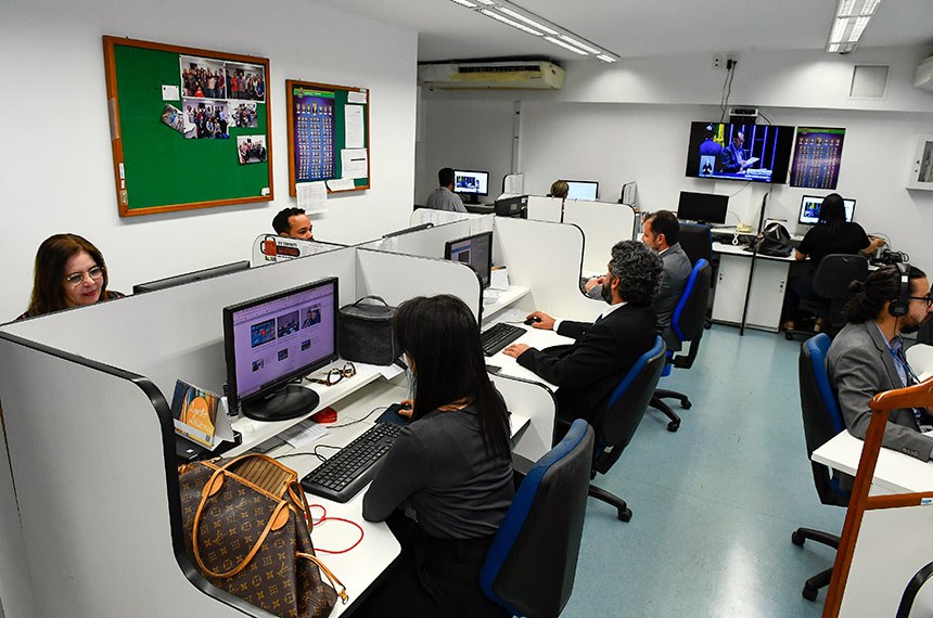 Participam:
chefe de Reportagem da Agência Senado, Patrícia Nogueira;
repórter da Secretaria de Comunicação do Senado Federal (Secom), Débora Brito dos Santos.