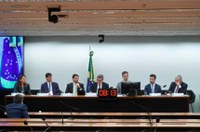 Debatedores avaliam que novo arcabouço poderá permitir aumento de despesas