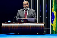 Paim critica PEC que autoriza venda de plasma humano