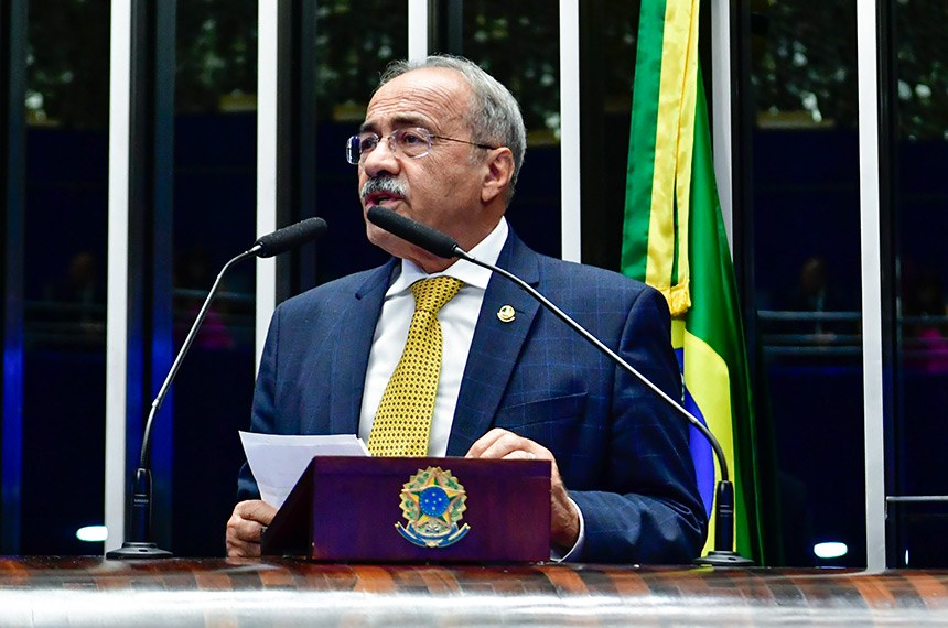 Em discurso, à tribuna, senador Chico Rodrigues (PSB-RR).