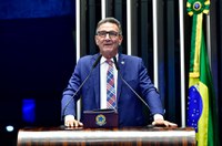 Lucas Barreto celebra aprovação de PEC que equipara servidores de ex-territórios