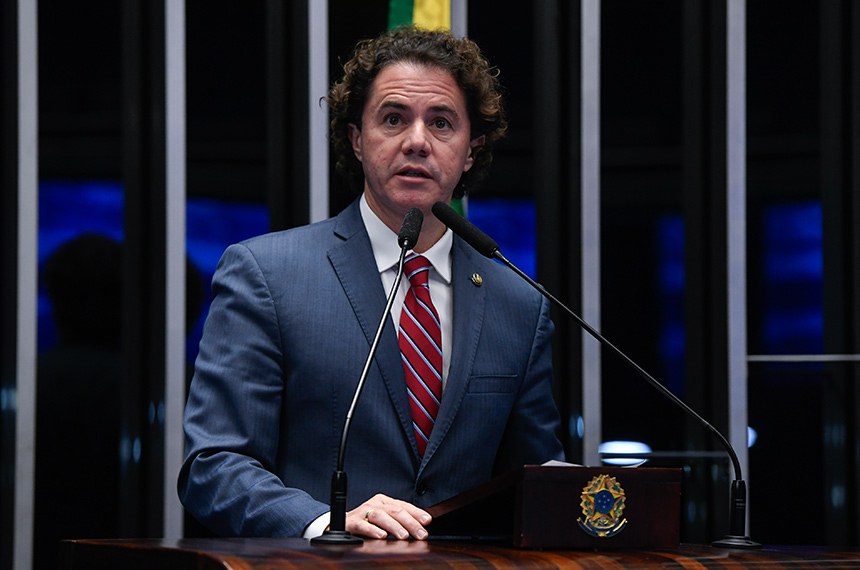 Em discurso, à tribuna, senador Veneziano Vital do Rêgo (MDB-PB).