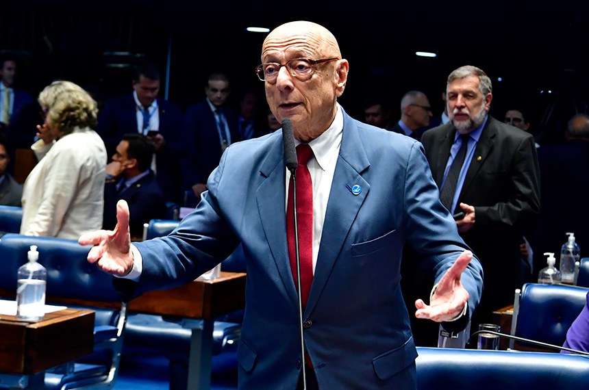 Em pronunciamento, à bancada, senador Esperidião Amin (PP-SC).