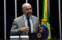 Confúcio Moura aponta alguns motivos que impedem o crescimento do país
