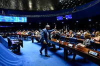 Filosofia tem soluções para desafios no país, dizem convidados de sessão especial