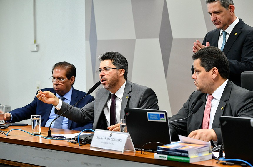Mesa:
senador Jader Barbalho (MDB-PA); 
senador Marcos Rogério (PL-RO);
presidente da CCJ, senador Davi Alcolumbre (União-AP).