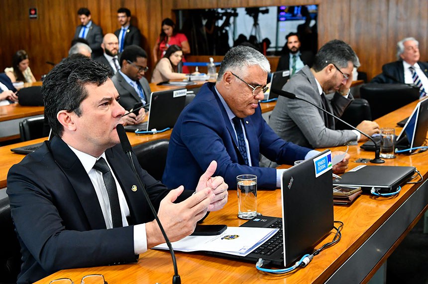 Bancada:
senador Sergio Moro (União-PR), em pronunciamento;
senador Eduardo Girão (Novo-CE);
senador Marcos Rogério (PL-RO).