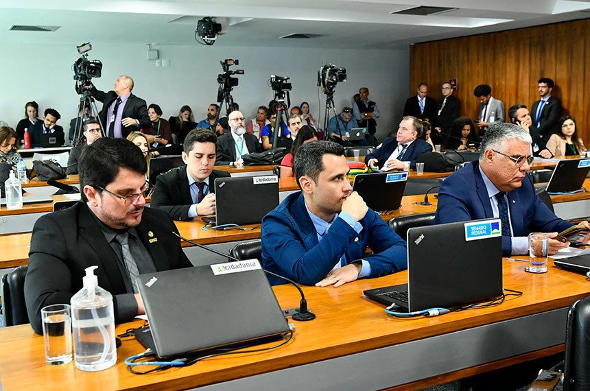 Bancada:
senador Marcos do Val (Podemos-ES) - em pronunciamento;
senador Cleitinho (Republicanos-MG); 
senador Eduardo Girão (Novo-CE).