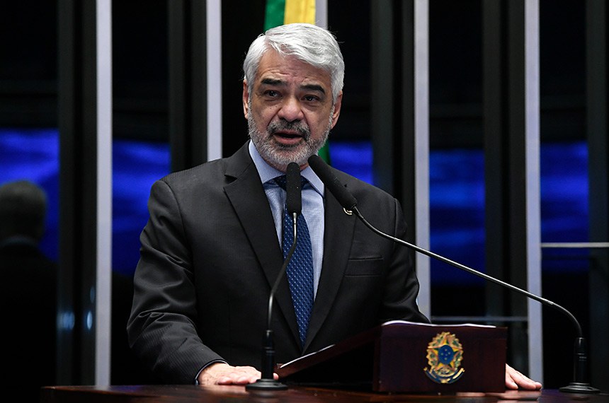 Em discurso, à tribuna, senador Humberto Costa (PT-PE).