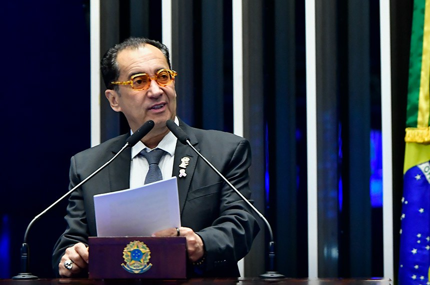 Em discurso, à tribuna, senador Jorge Kajuru (PSB-GO).