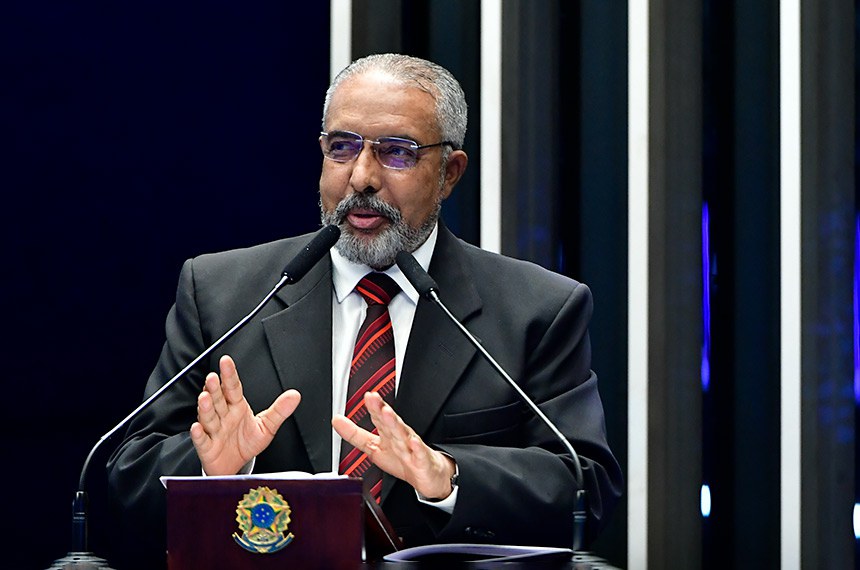 Em discurso, à tribuna, senador Paulo Paim (PT-RS).