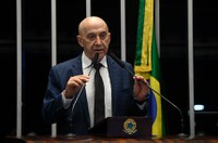 É preciso promover o desenvolvimento dos moradores da região Amazônica, diz Confúcio