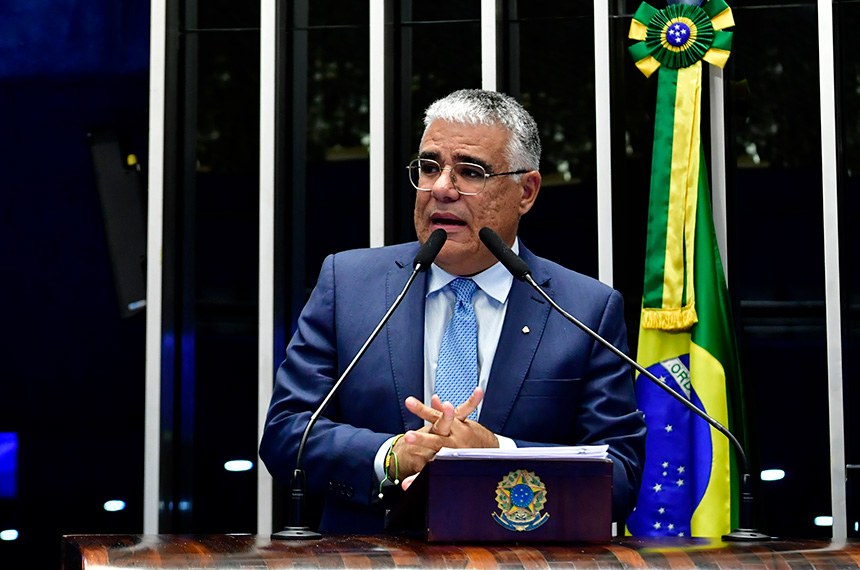 Em discurso, à tribuna, senador Eduardo Girão (Novo-CE).