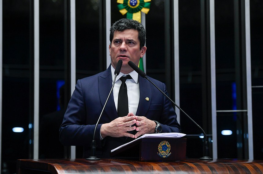 Em discurso, à bancada, senador Sergio Moro (União-PR).