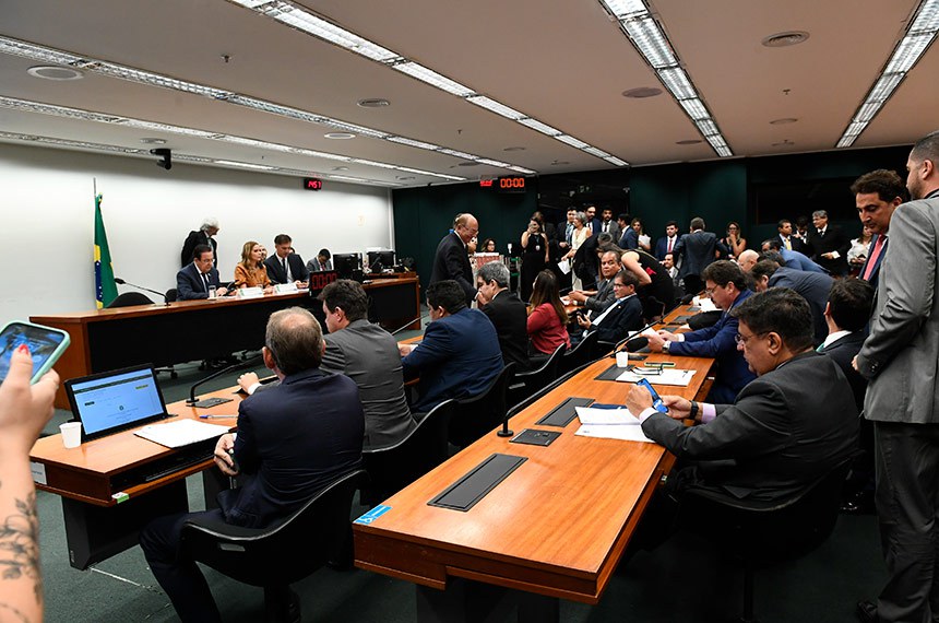 Mesa:
relator-geral do Ploa 2024, deputado Luiz Carlos Motta
(PL-SP);
presidente da CMO, senadora Daniella Ribeiro (PSD-PB);
secretário da comissão, Walbinson Tavares de Araújo.