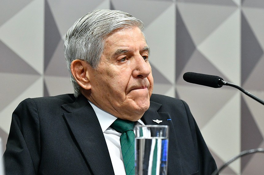 Mesa:
ex-chefe do Gabinete de Segurança Institucional (GSI), general da reserva Augusto Heleno.