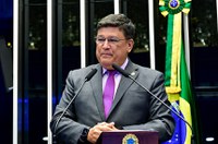 Carlos Viana propõe reajuste anual na alimentação escolar