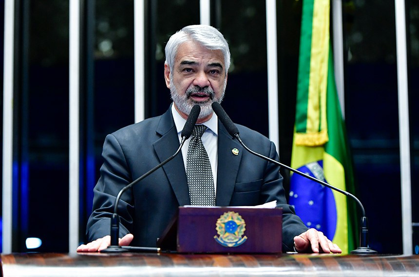 Em discurso, à tribuna, senador Humberto Costa (PT-PE).