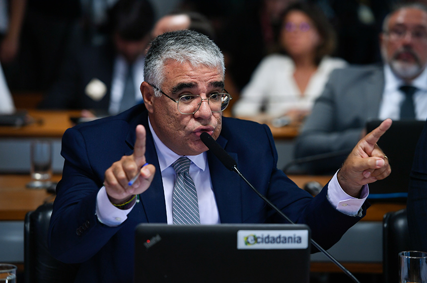 Para Eduardo Girão, legalizar o cigarro eletrônico não impedirá o contrabando - Foto: Edilson Rodrigues/Agência Senado