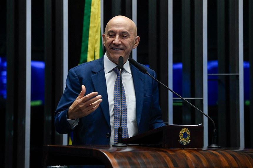 Em discurso, à tribuna, senador Confúcio Moura (MDB-RO).