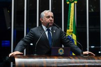 Izalci ressalta importância da educação e do investimento em ciência e tecnologia