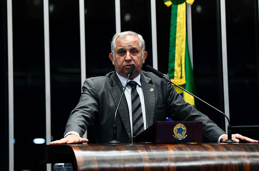 Em discurso, à tribuna, senador Izalci Lucas (PSDB-DF).